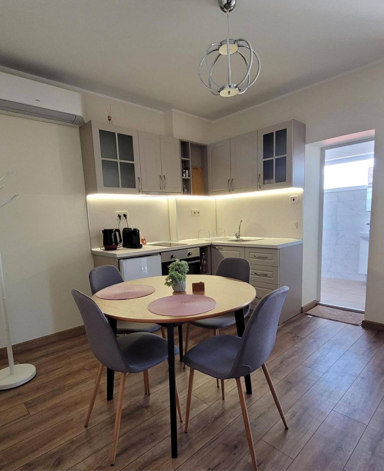 The House - Central Boutique Apartments Кюстендил Екстериор снимка