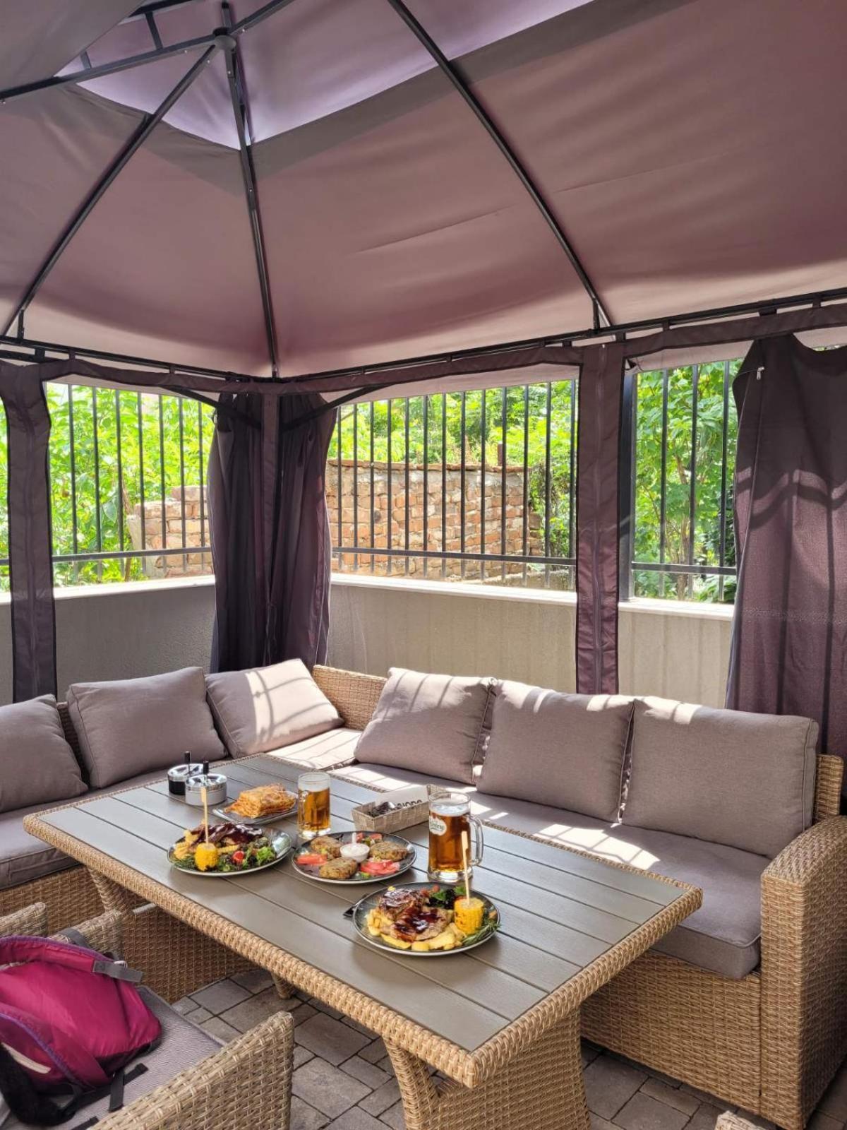 The House - Central Boutique Apartments Кюстендил Екстериор снимка